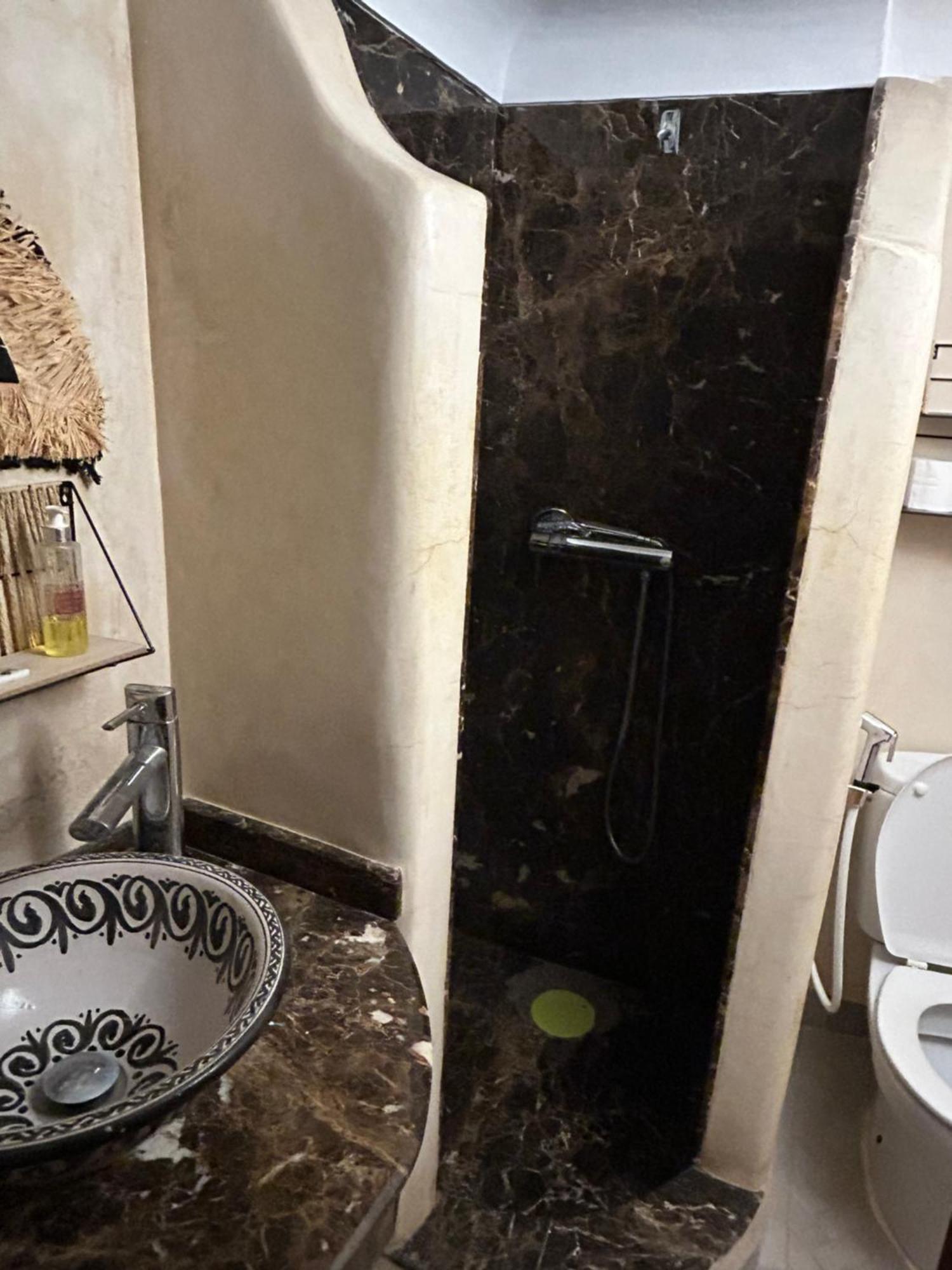 Riad Amazing Amazigh Avec Jacuzzi Petit Dejeuner Compris Avec Aussi Chambres Familiales Pres De La Place Jemaa El Fna Μαρακές Εξωτερικό φωτογραφία