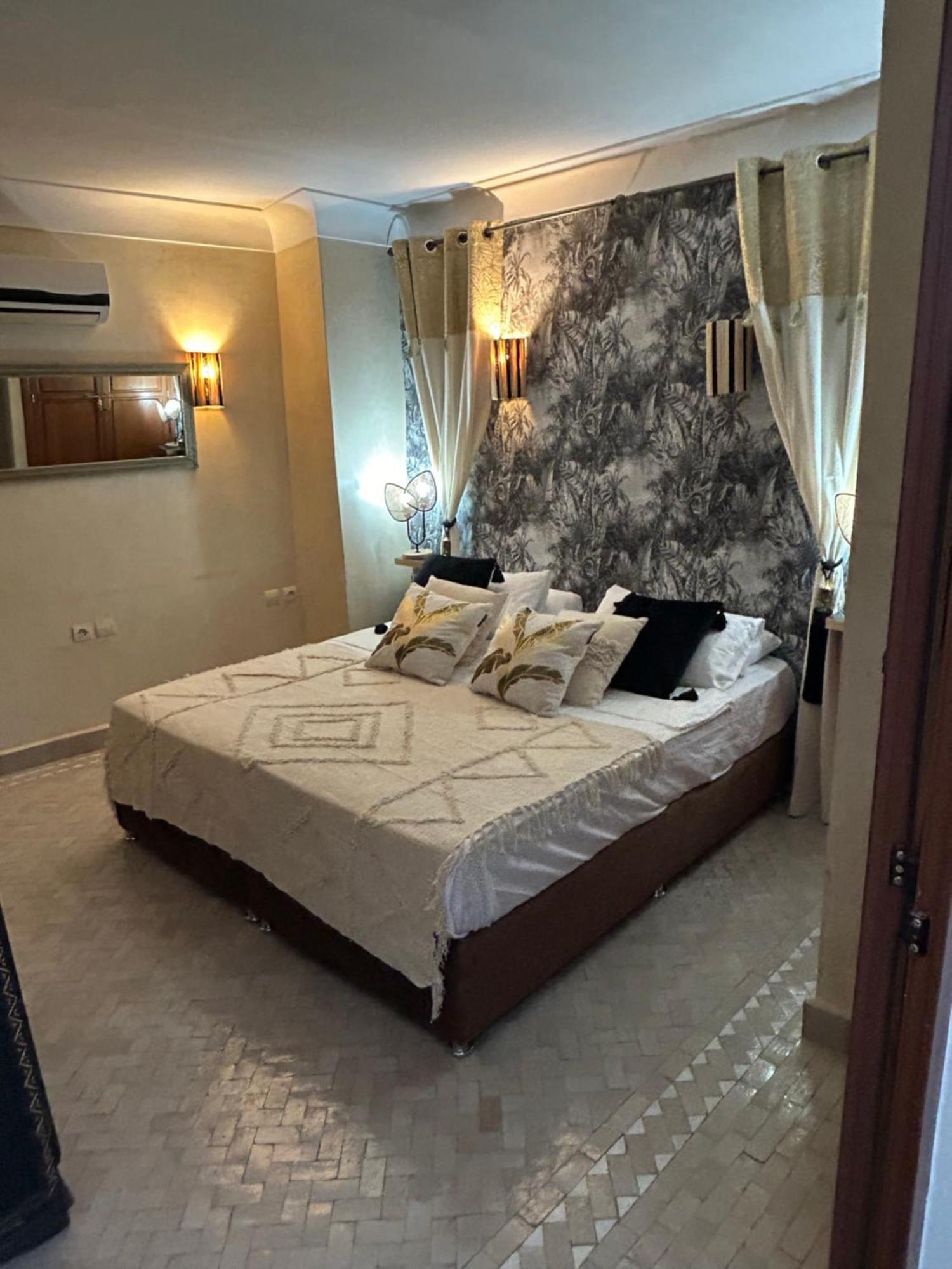 Riad Amazing Amazigh Avec Jacuzzi Petit Dejeuner Compris Avec Aussi Chambres Familiales Pres De La Place Jemaa El Fna Μαρακές Εξωτερικό φωτογραφία