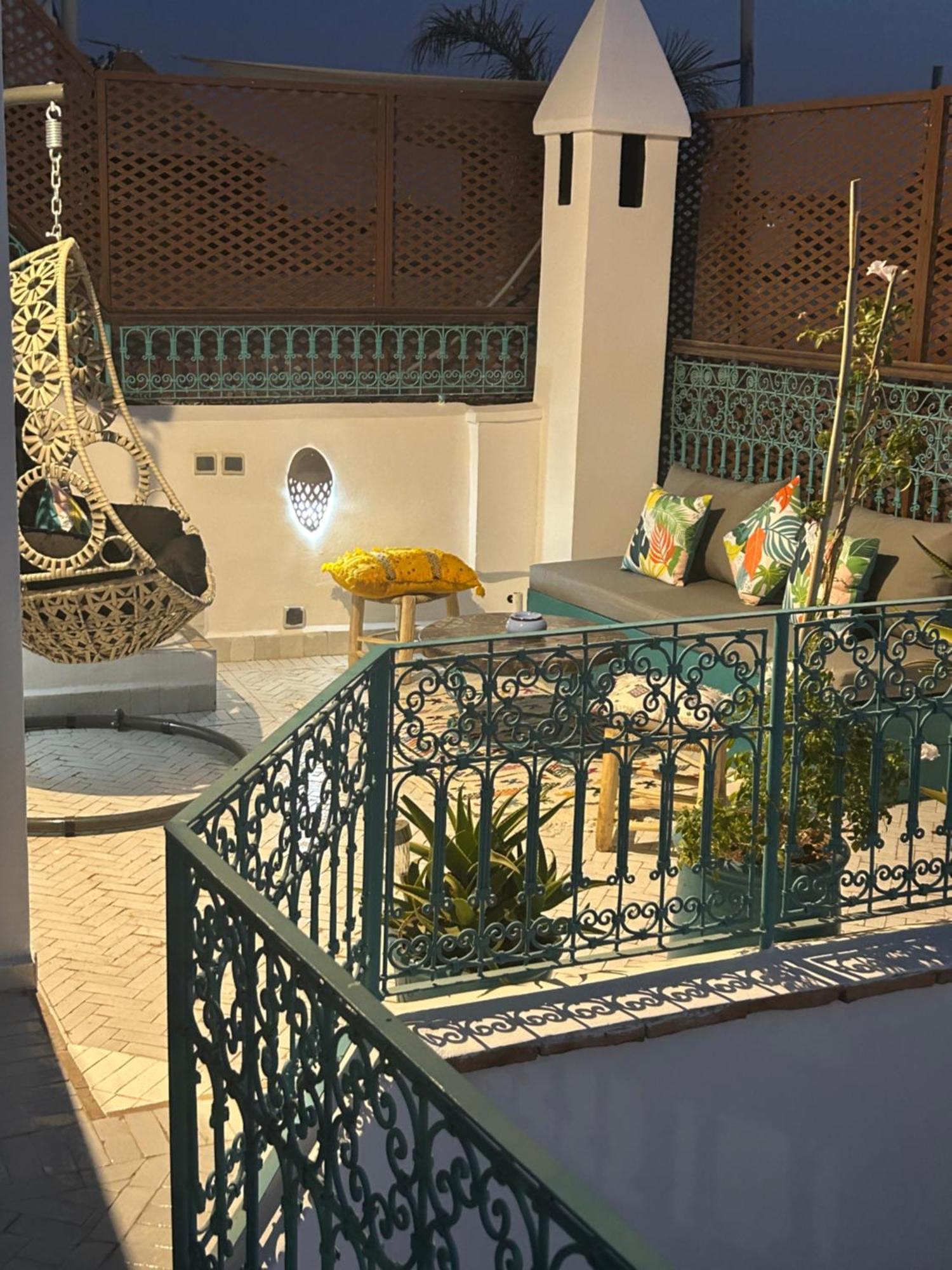 Riad Amazing Amazigh Avec Jacuzzi Petit Dejeuner Compris Avec Aussi Chambres Familiales Pres De La Place Jemaa El Fna Μαρακές Εξωτερικό φωτογραφία