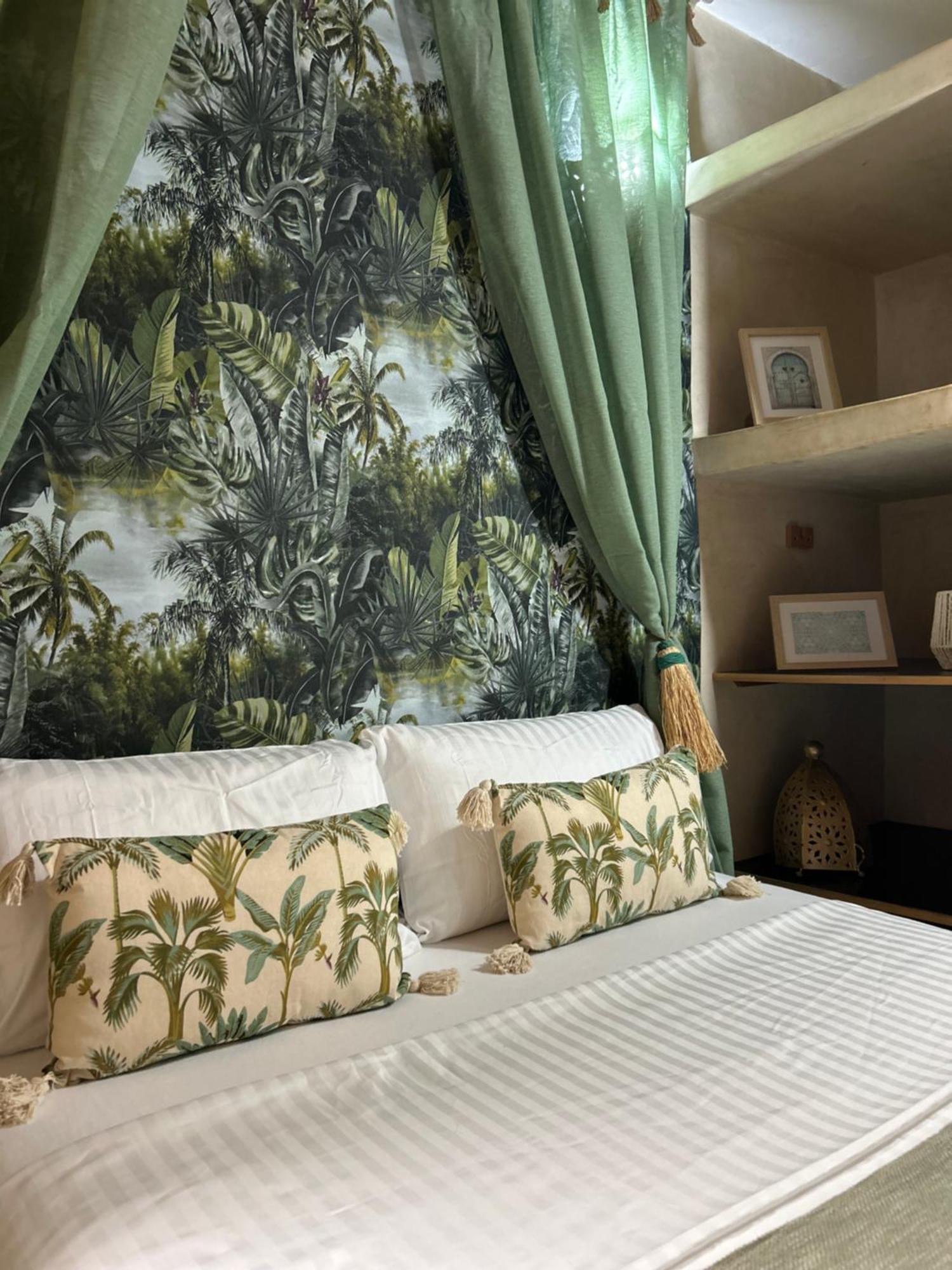 Riad Amazing Amazigh Avec Jacuzzi Petit Dejeuner Compris Avec Aussi Chambres Familiales Pres De La Place Jemaa El Fna Μαρακές Εξωτερικό φωτογραφία
